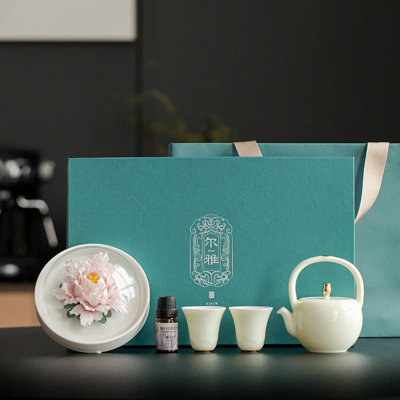 Ceramic intangible cultural heritage, hand-kneaded porcelain flower essential oil, fireless aromatherapy ornaments, one pot and two cups, handle kettle, high-end home souvenir