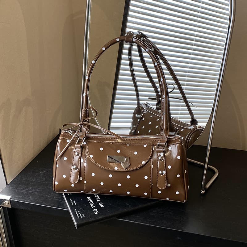 Niche Design Fashionable and Personalized Handheld Underarm Bag for Women 2026 New Premium Shoulder Bag Versatile Baguette Bag Trendy