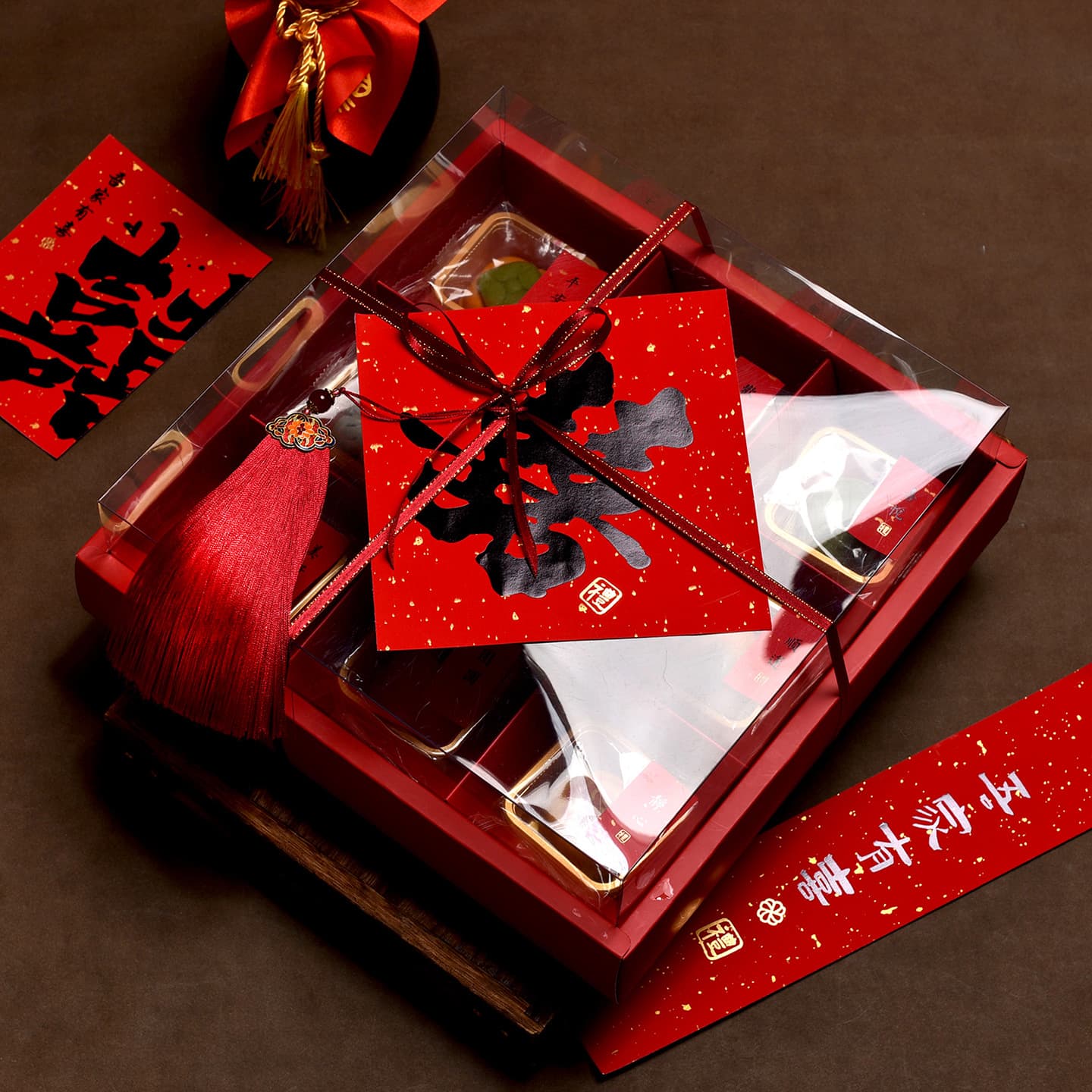 New red nine-square grid wedding candy box flower pastry packaging box wedding cake dessert wedding souvenir portable box
