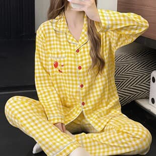 Wholesale long-sleeve pajama set for women, cute plaid print notch-lapel cardigan cloud cotton loungewear set for spring and autumn
