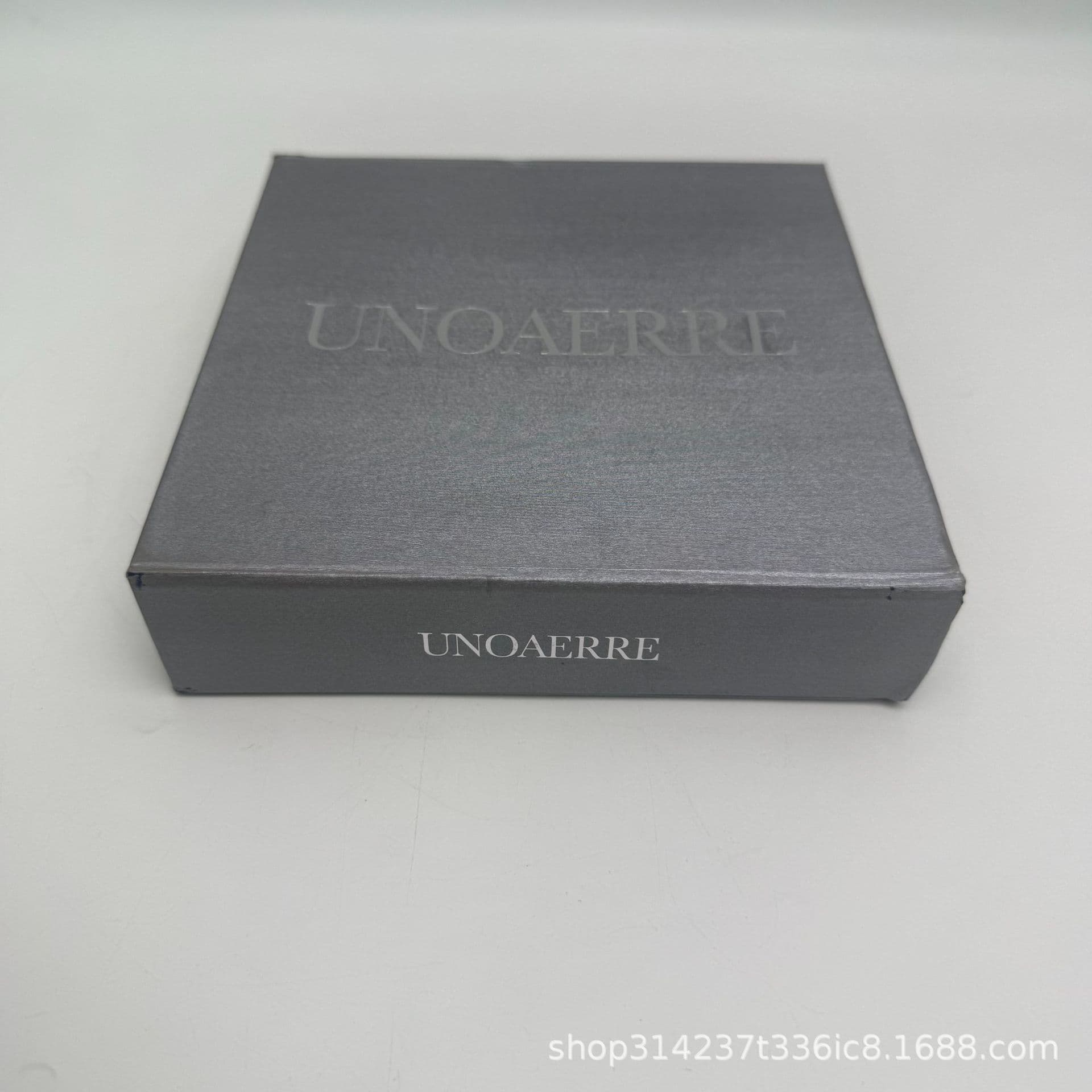 Customized high-end skin care product gift box with framed top and bottom cover packaging box Customized upper and lower cover color box for clothing equipment