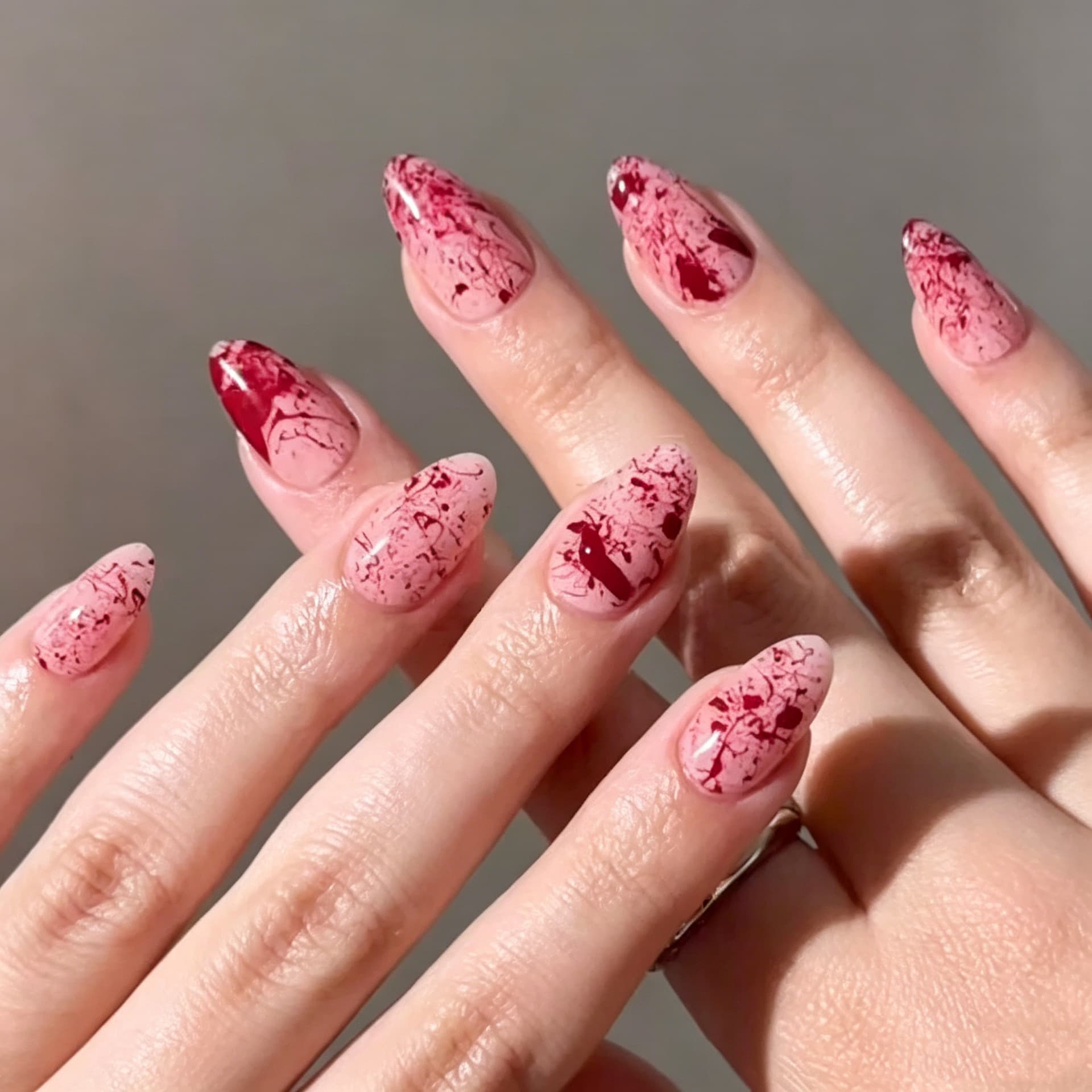 Halloween Blood Style Wearable Nails Almond Simple Sweet Spicy Fake Nails Ready-made Press-on Nails Factory Direct