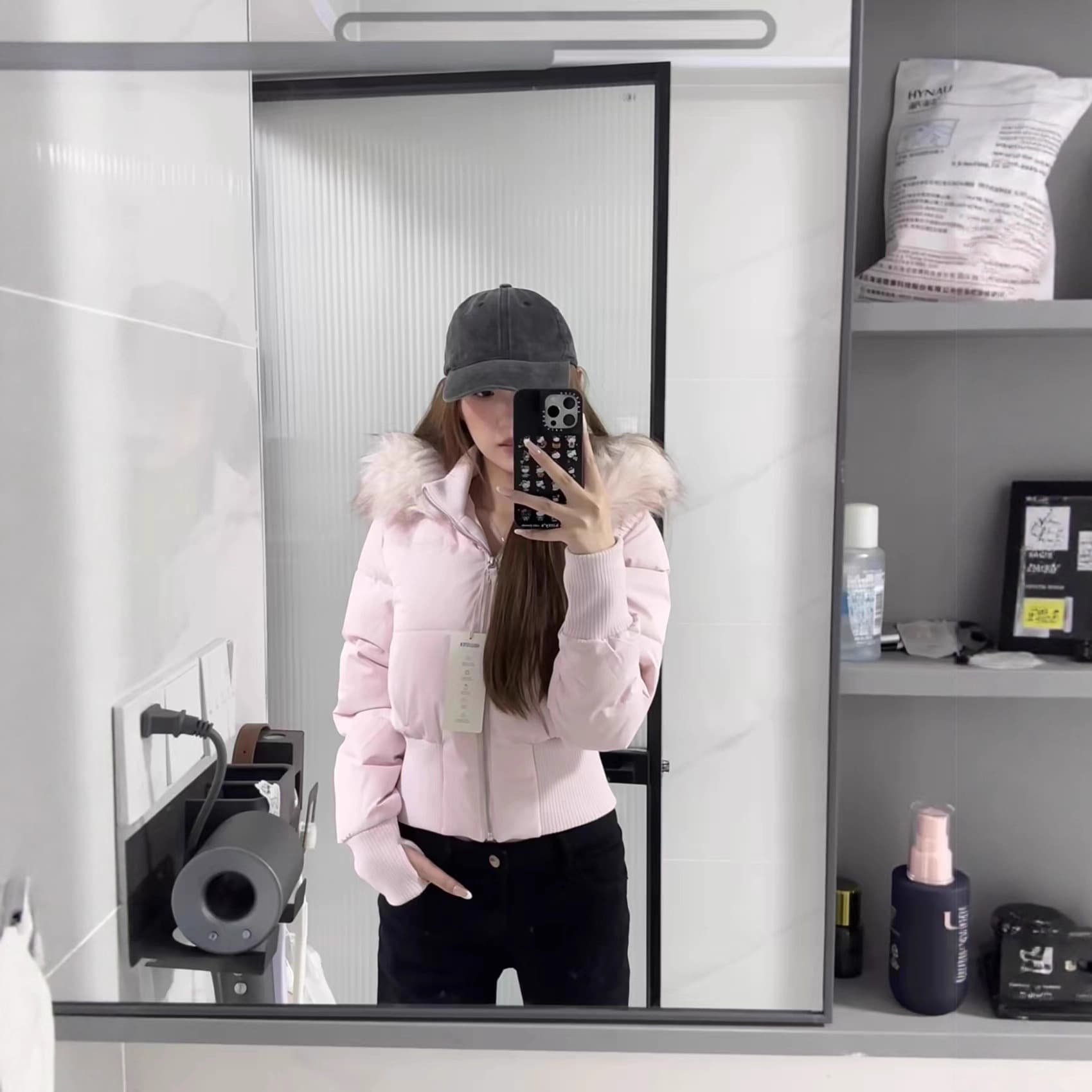 Chic Seagull-Inspired Pink Slim Fit Short Down Jacket with Large Fur Collar for Women 2025 Winter New Hooded Coat