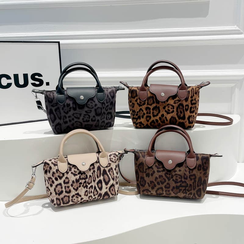 2025 Fall New Women's Bag Trendy Dumpling Bag Nylon Women's Handbag Crossbody Bag Minimalist Chic Shoulder Bag