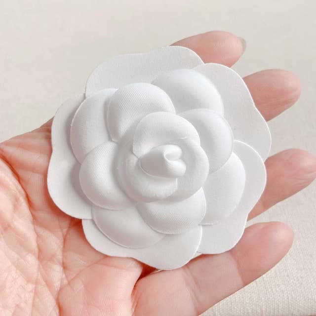 [In-Stock Supply] French Double-C White Small Camellia Shaped Simulation Flowers, Gift Box Packaging Accessories for DIY