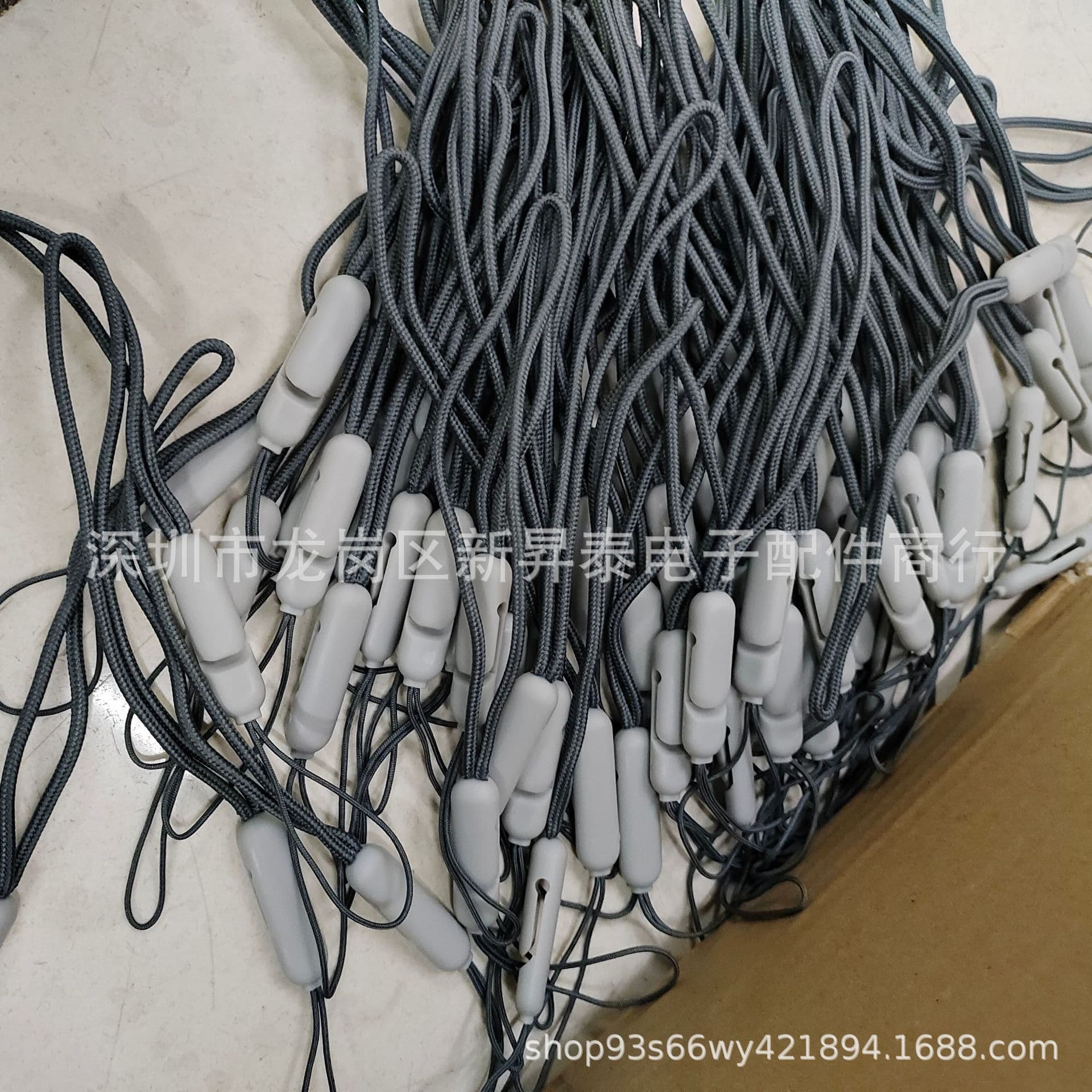 Earphone strap compatible with AirPods Pro 2 (5th generation) and TPU shell.