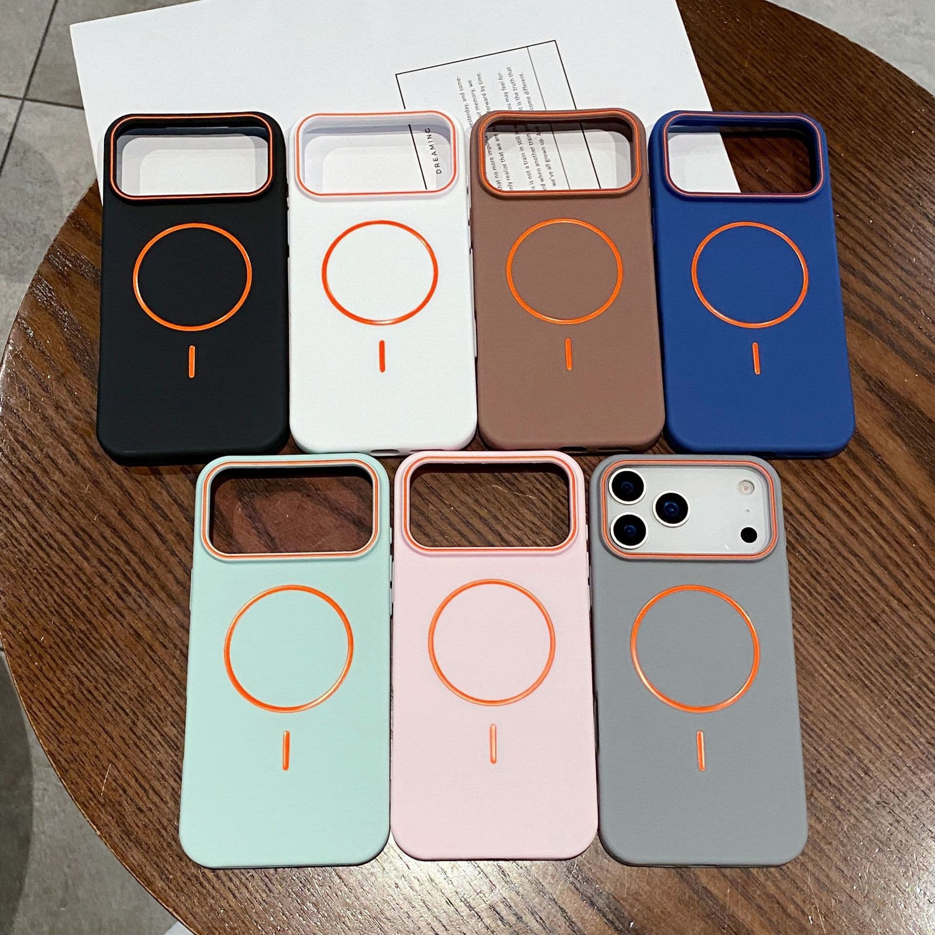 Suitable for Apple 17Promax frosted fine circle magnetic phone case iPhone16Pro skin-like TPU anti-fall and anti-slip