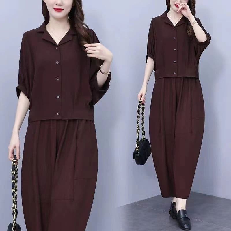 ((M-4XL)) High-Quality Ice Silk Women's New Fashionable and Youthful Mother's Solid Color T-Shirt Loose Fit Concealing Belly Two-Piece Set