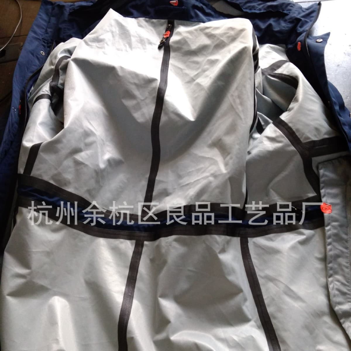 Processing and sealing of inner seams in clothing for waterproofing, outdoor raincoats, bags, down jackets, windproof and waterproof
