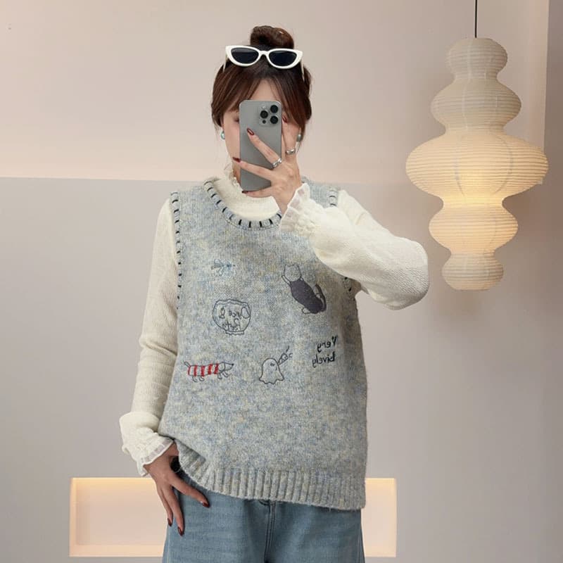 Shuangtian 2025 New Arrival Curvy Girls Plus-Size Women's Clothing Winter Fun Embroidered Round Neck Pullover Sweater Knitted Vest F658