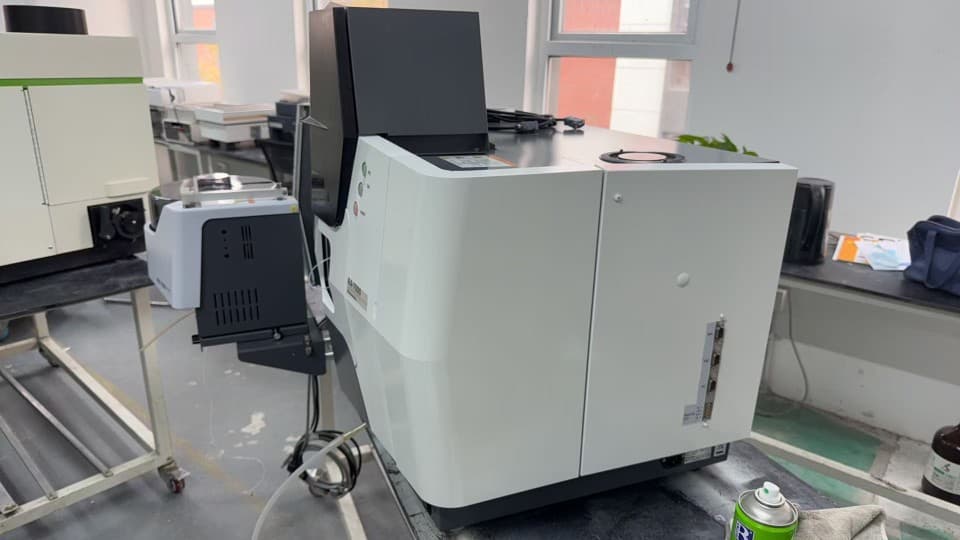 Shimadzu AA70000 Atomic Absorption Spectrophotometer
