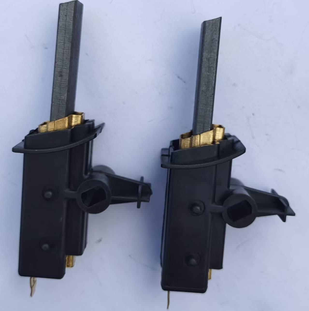Wholesale carbon brushes for drum washing machines, copper shell, double-blade, 5*12.5*38mm, for home appliances.