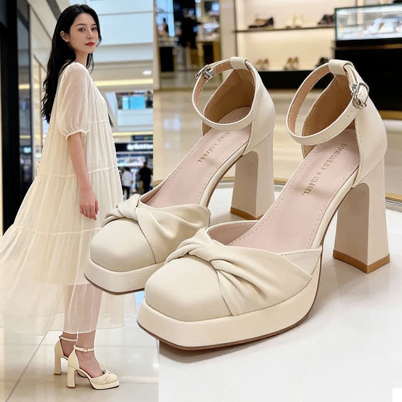 French Elegance High Heels for Women 2026 Spring Summer New Hollow One-Strap Closed-Toe Chunky Heel Mary Jane Sandals