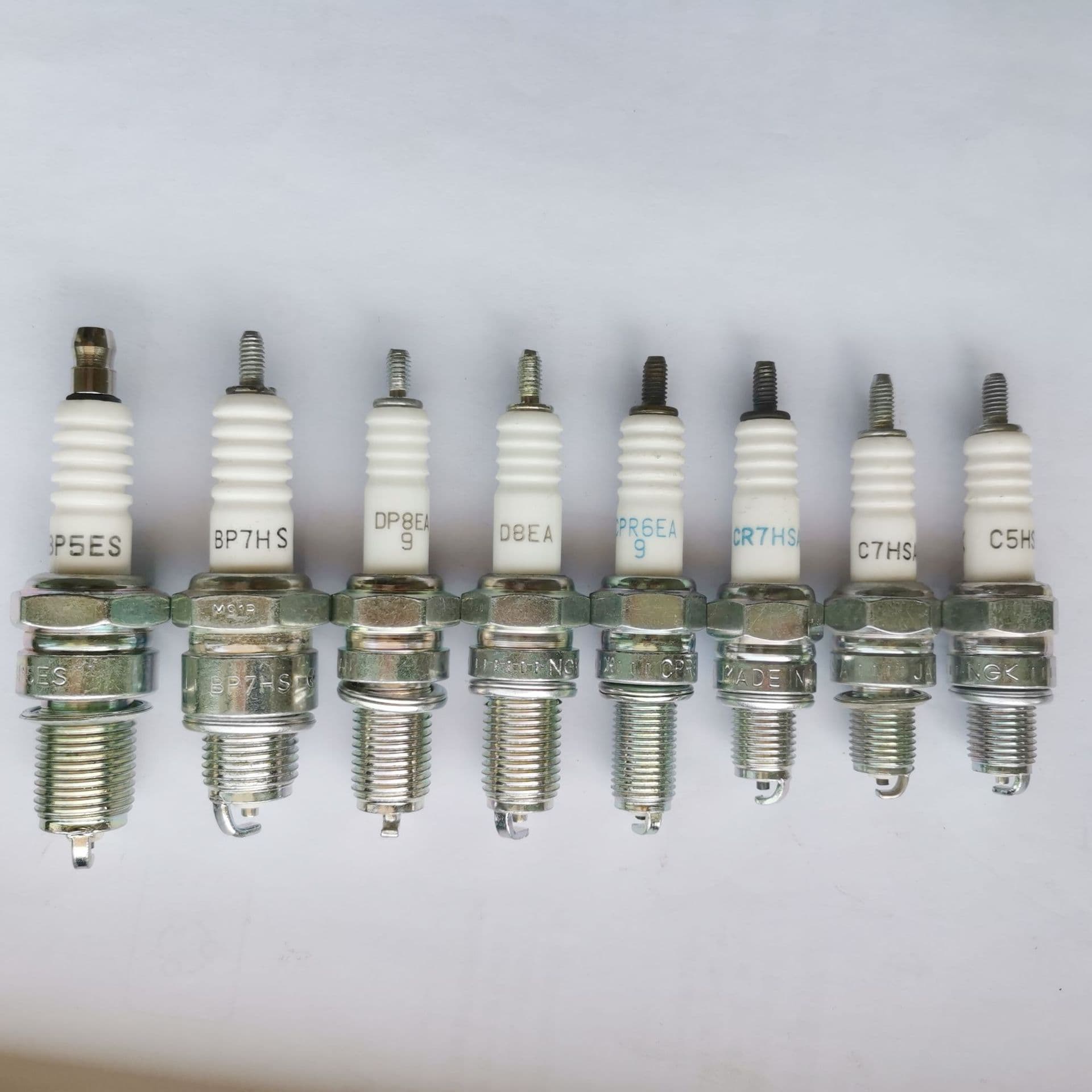 BKR6EGP 7092 Spark Plug for Generator Road Surface Grinder Small Car Van Spark Plug