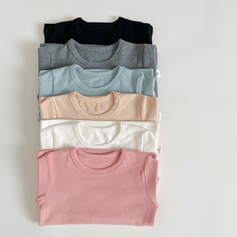 2023 new autumn and winter Korean version of boys and girls brushed long-sleeved children's solid color round neck thermal tops and bottoming shirts