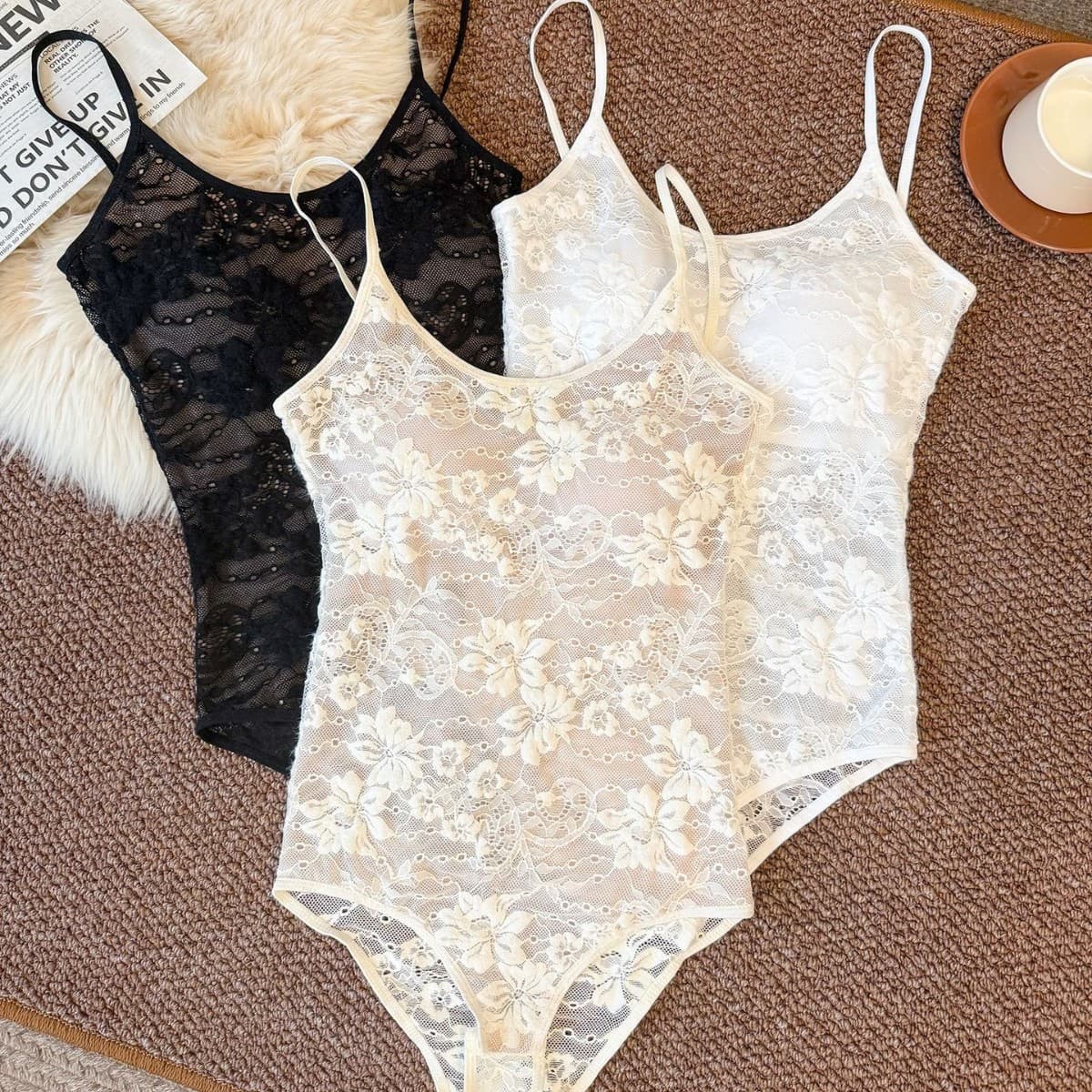 2256 Hot Girl Style Camisole Top Women Bodysuit Slim Fit Lace Inner Layer Design Sexy Backless Top Outerwear