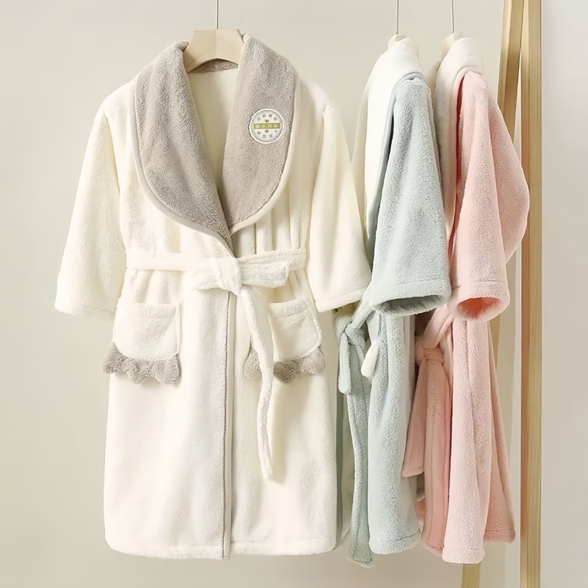 Children's Bathrobe Wholesale, Absorbent Quick-Dry Large Kids Thick Warm Bathrobe for Boys and Girls, Cartoon Towel Bathrobe