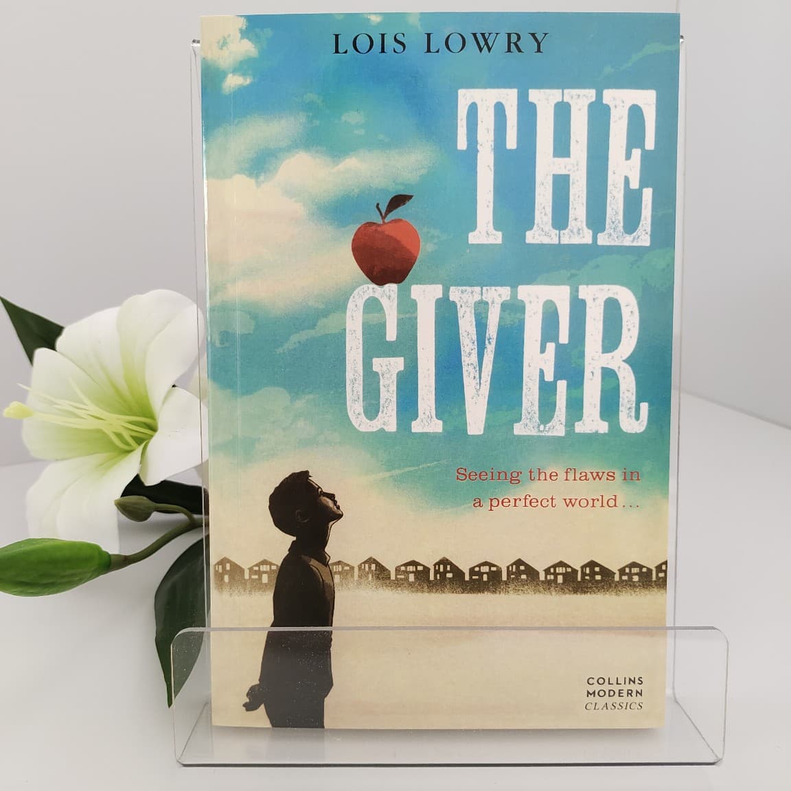The Giver English Version the Giver / Lois Lowry Newbery Award Science Fiction Novel