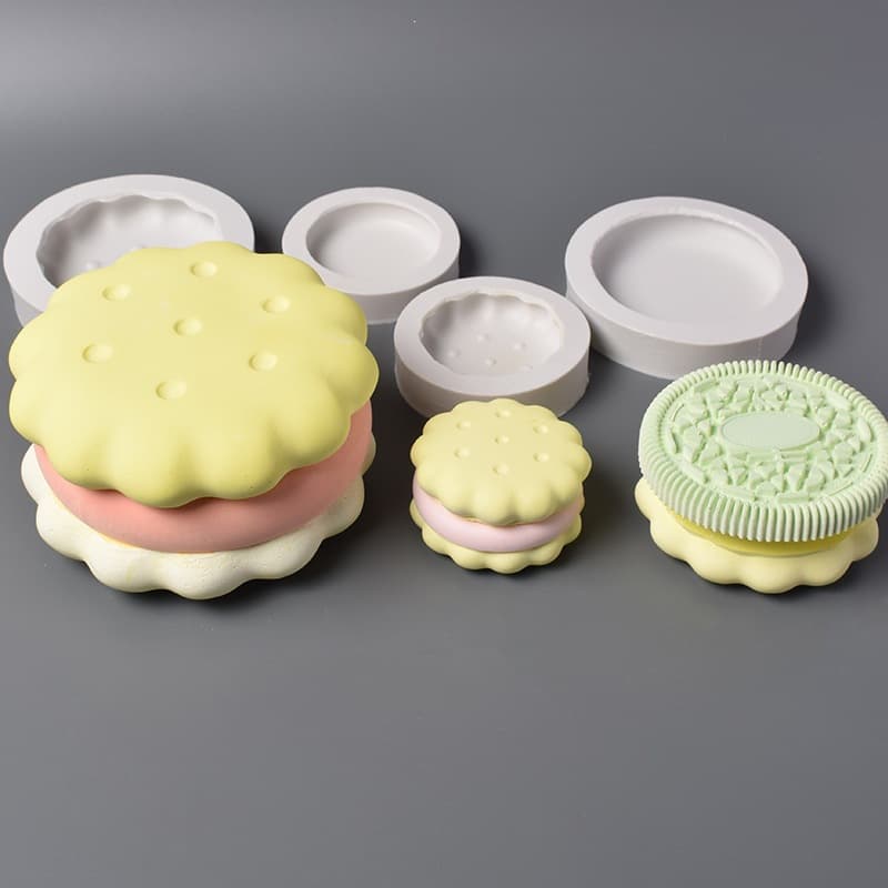 Internet-famous Emoji Cake Mold 4-Inch 6-Inch Small Round Cookie Sandwich Silicone Mold Chocolate Mousse Mold