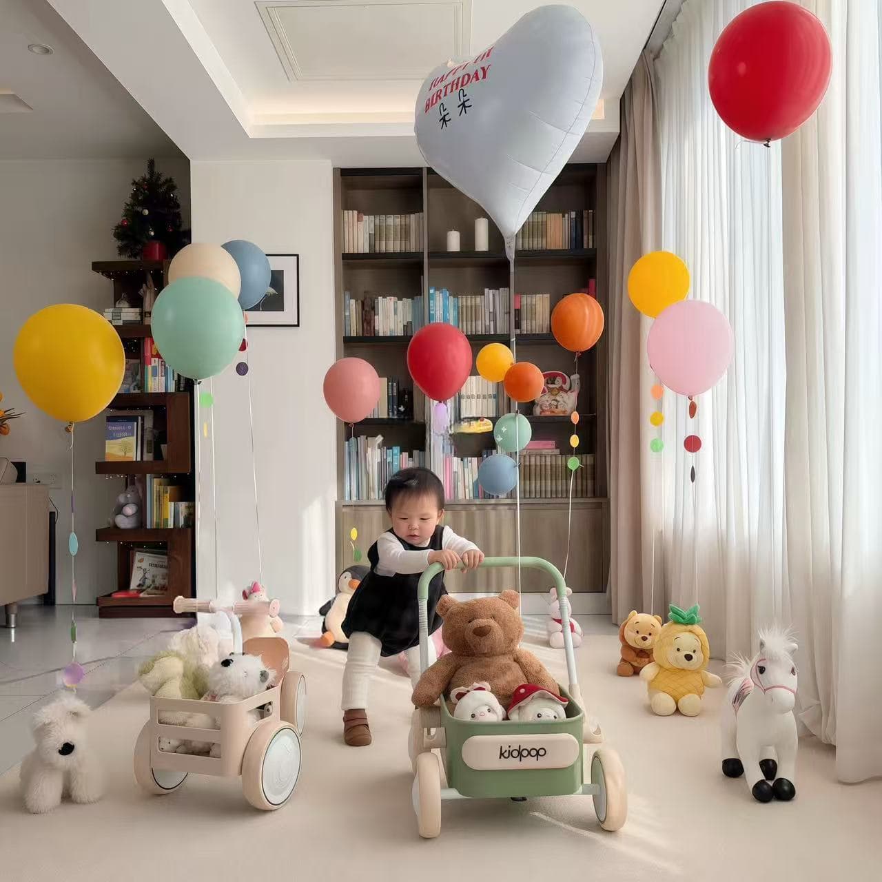 Ins-style colorful dopamine latex foil balloons, baby birthday party surprise decoration and photo prop