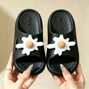 Kids Slippers Outdoor Girls Summer 2026 New Anti-Slip Super Cute Trendy EVA Baby Slippers Quick-Dry