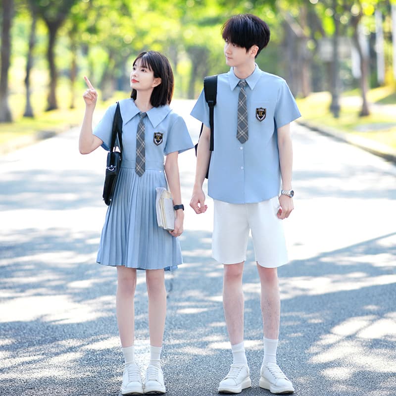 Real photos of couple outfits, high school student shirts, performance costumes, graduation student class uniforms, and school uniforms.