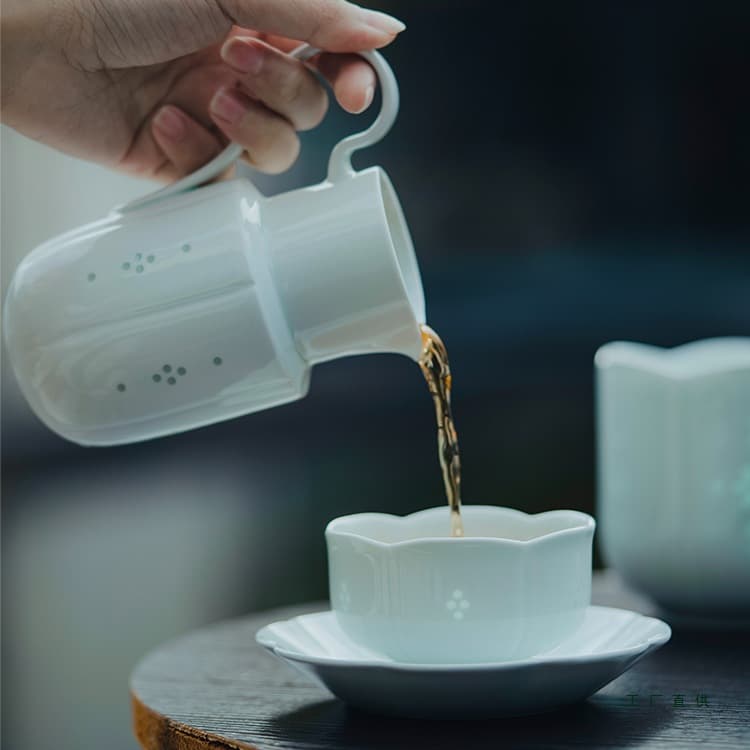 Warm Wine Pot Set for Home Use - Jingdezhen Ceramic Celadon Linglong Yellow Wine Baijiu Cups and Decanter Hot Wine Warmer