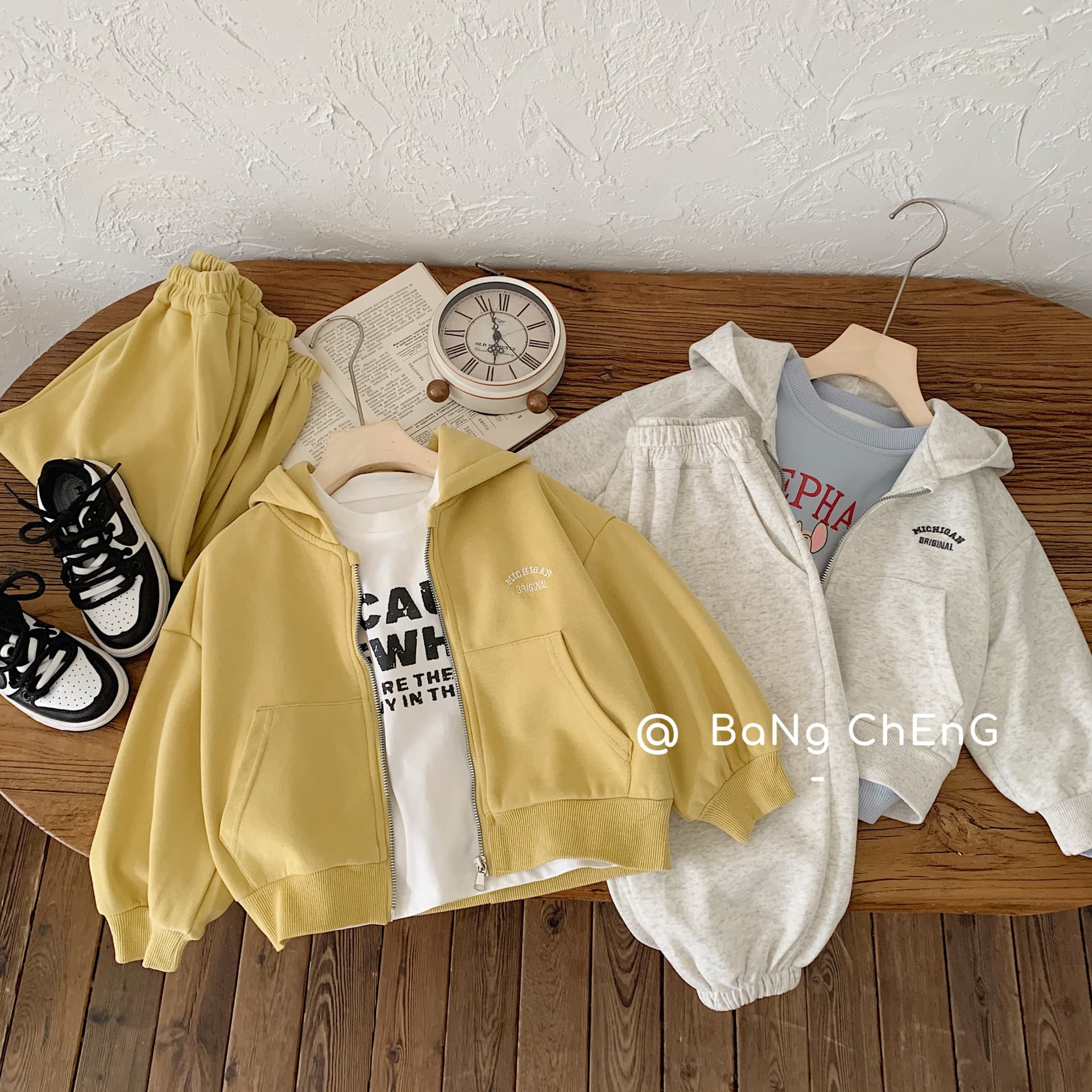 Children's Suit 2026 Autumn Children's Clothing Solid Color Two-piece Set Letter Embroidered Jacket Casual Pants Zipper Cardigan