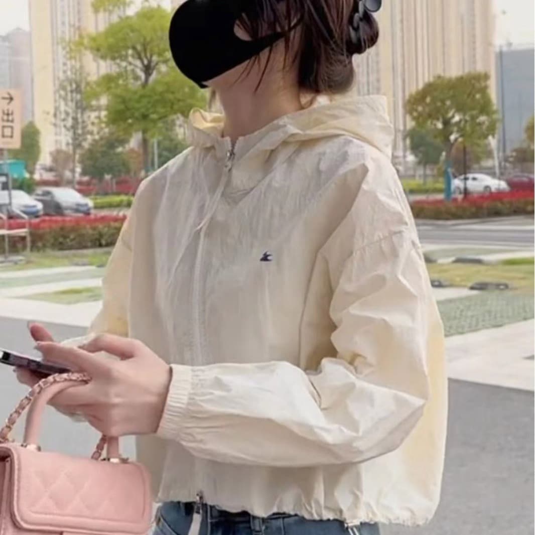Women's Sun Protection Jacket Summer Thin Outerwear 2025 New Short Loose Versatile Hooded Sunscreen Top for Petite