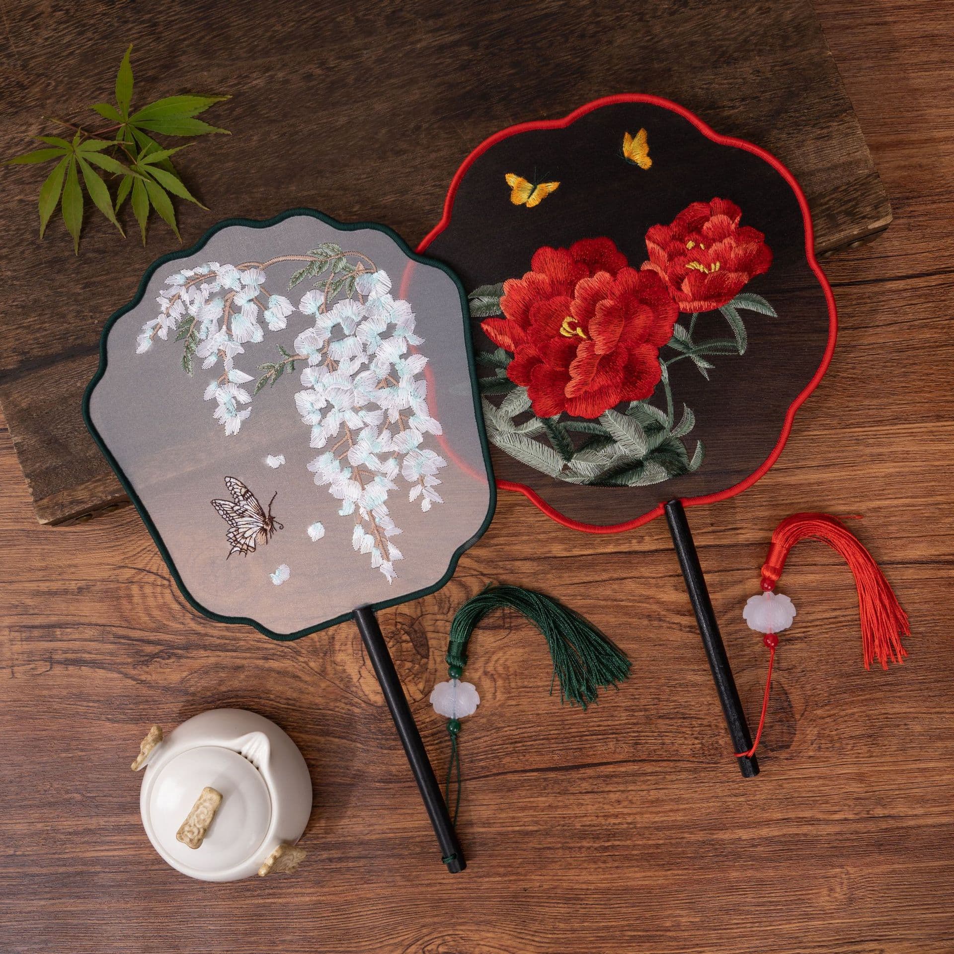 Suzhou embroidery double-sided round fan, unique-shaped fan for Hanfu and Qipao, craft fan factory clearance wholesale exclusive