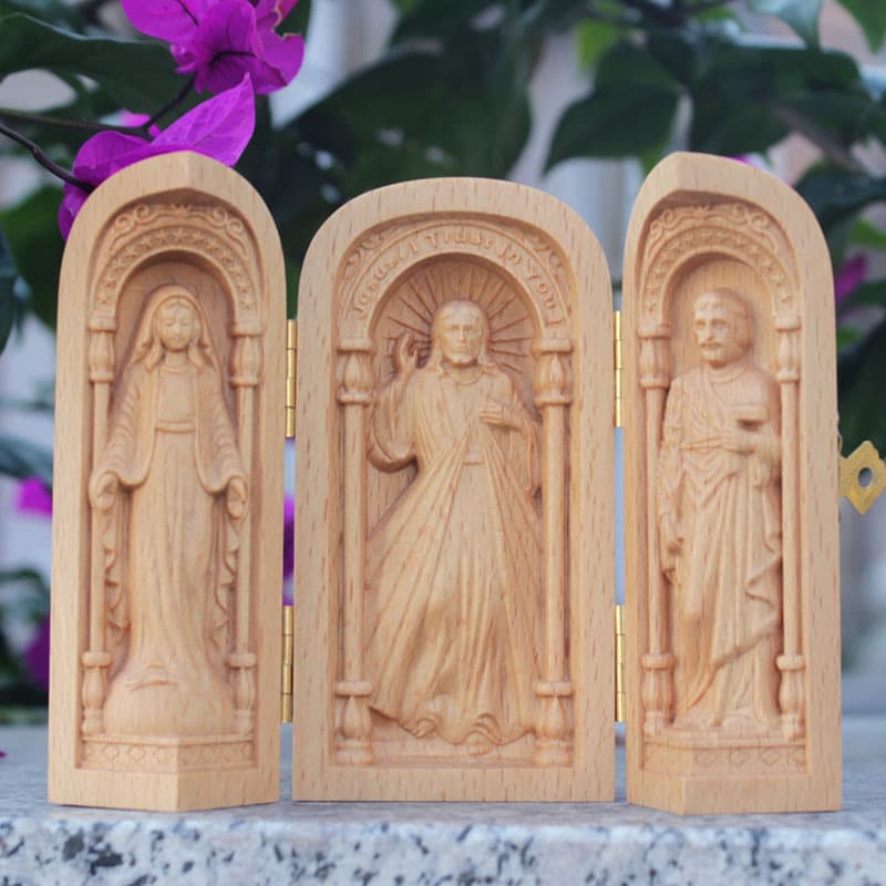 Best-selling Christmas religious gift set, Joseph and Jesus three-figure nativity scene in a round beechwood tri-fold box, portable gift ornament