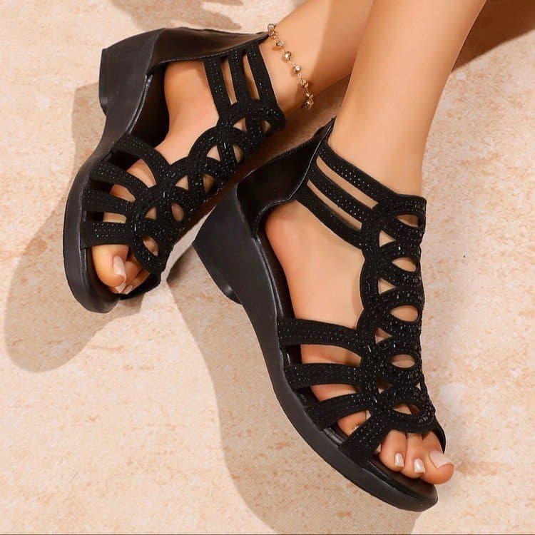 Women's Soft Leather Roman Sandals Spring Summer 2026 New Style Soft Sole Mother Shoes Fashion Outdoor Women's Sandals Wedge Heel