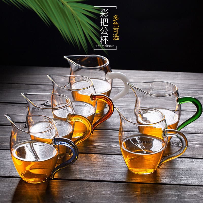 Colored handle fair cup, high borosilicate transparent glass penguin fair cup, office Kung Fu tea set, tea dispenser, uniform cup