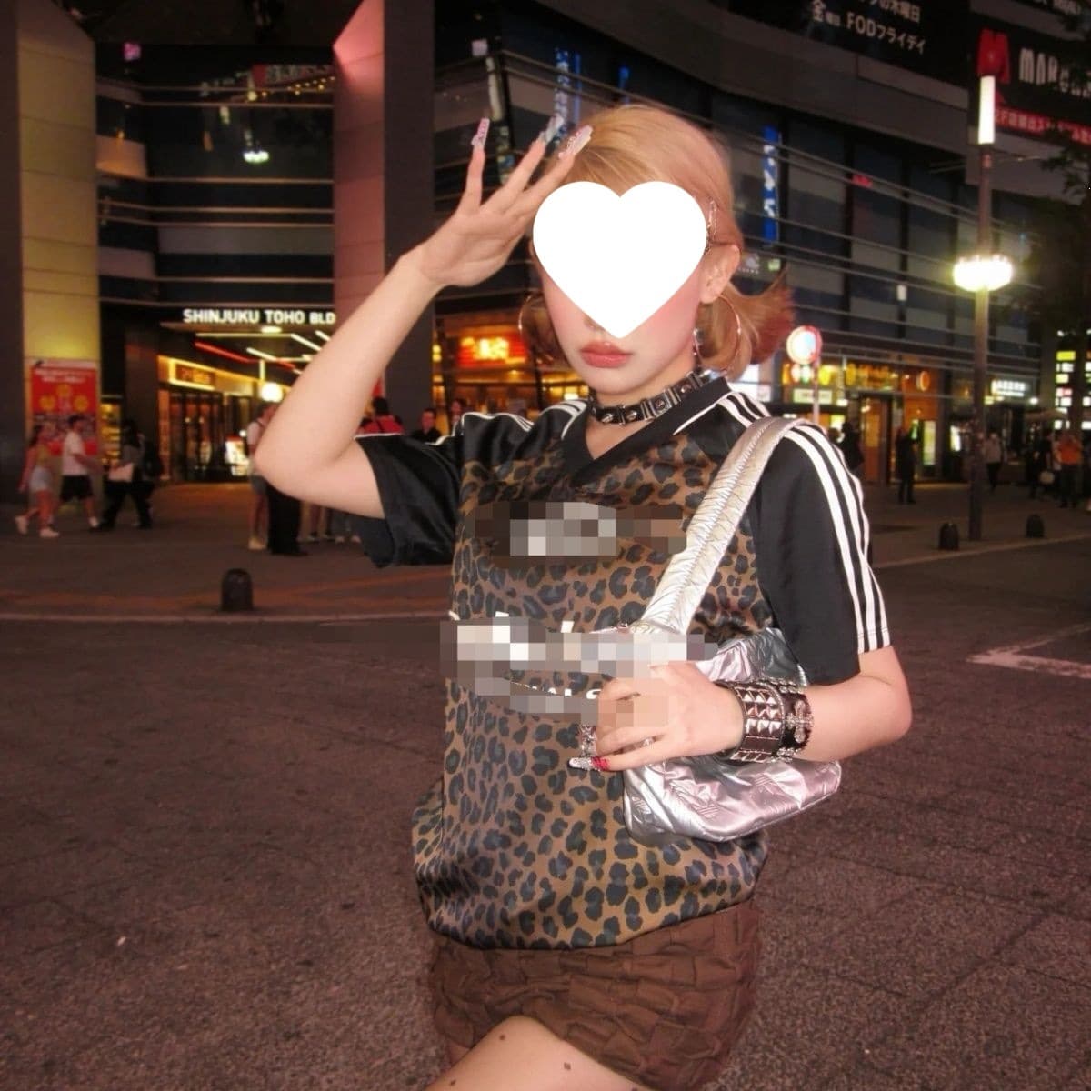 New Three-Stripe Classic Leopard Print Comfortable Casual V-Neck Short-Sleeve T-Shirt for Women 26 Summer Dark Brown