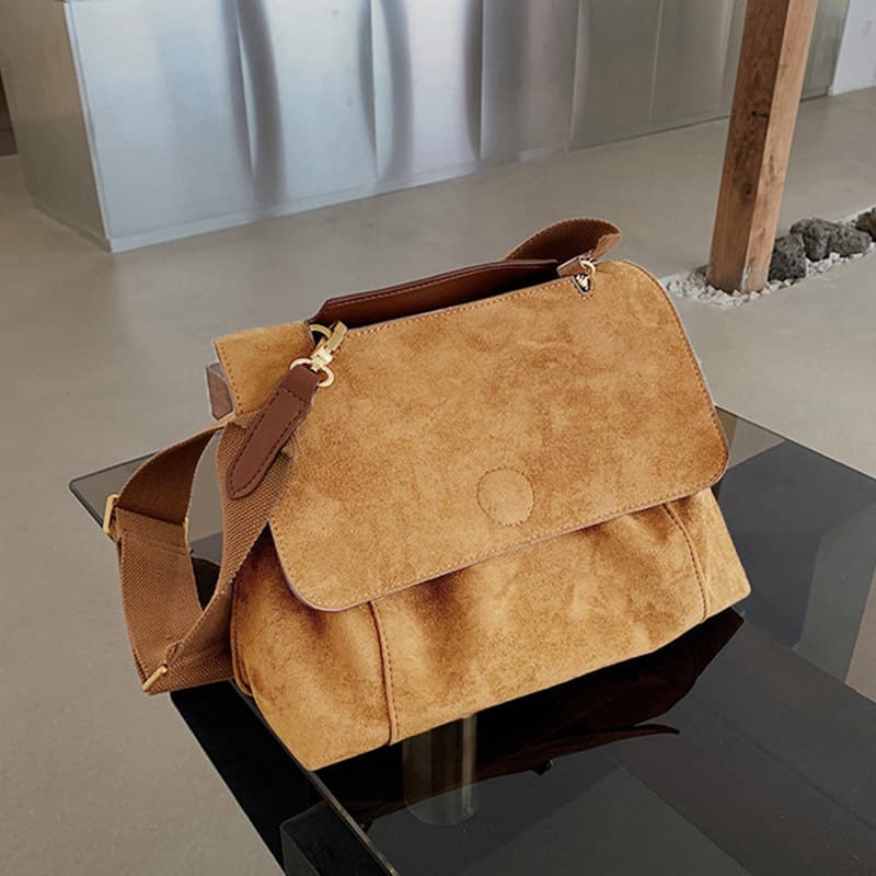 Retro brown velvet versatile bag women's large capacity crossbody bag shoulder bag women's bag large bag cross-border new style LW409