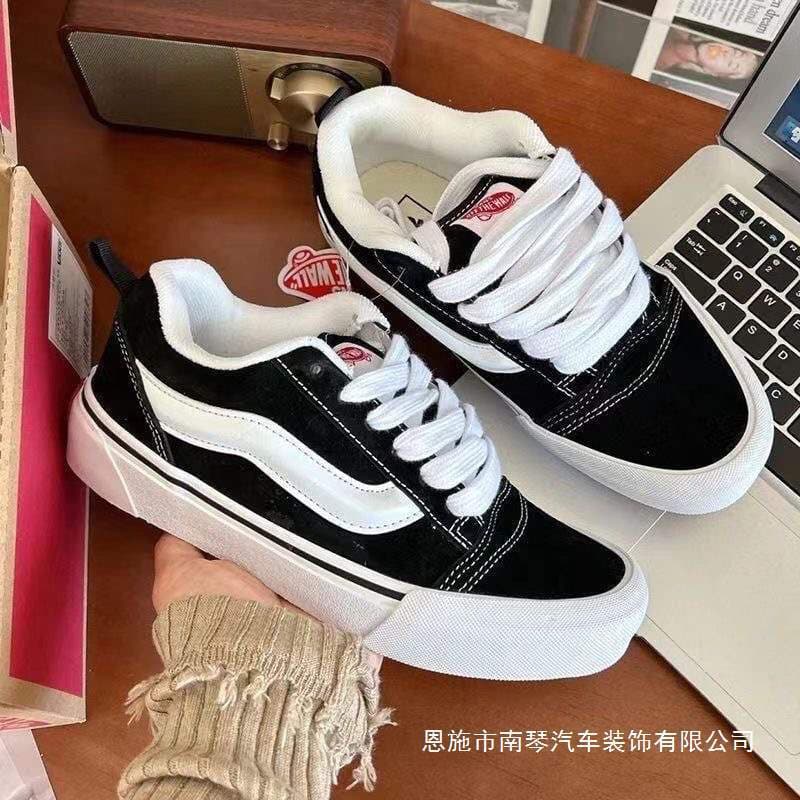 Bread Black White Unisex Low Top Trendy Casual Skateboarding Shoes for Men and Women High Low Top