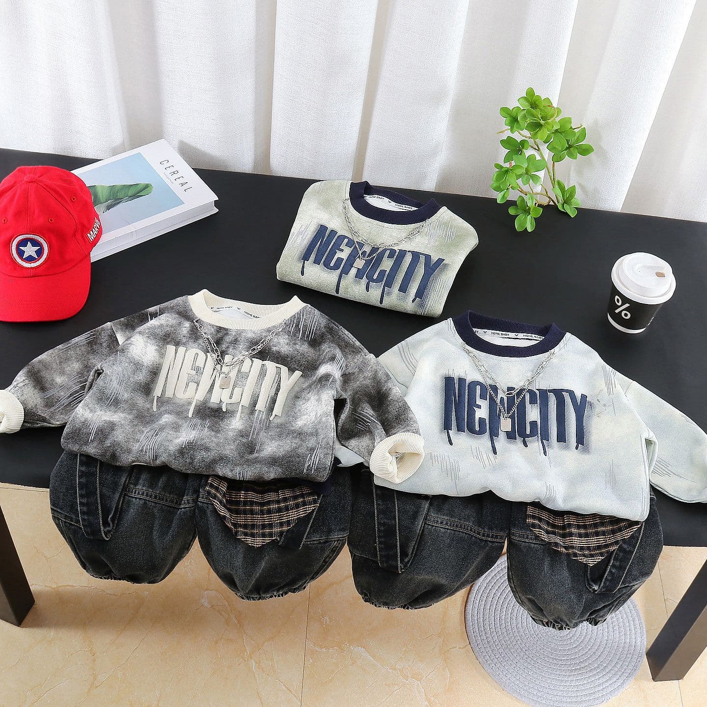 Foreign trade 2026 new spring and autumn boys' suits, stylish baby boy round neck letter long-sleeved sweatshirt two-piece trendy set