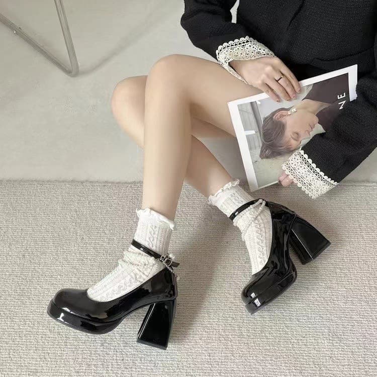 Spring and Summer Versatile Thick-Soled White Leather Shoes for Women 2023 French Vintage Mary Jane Chunky Heel Heightening High Heel Shoes