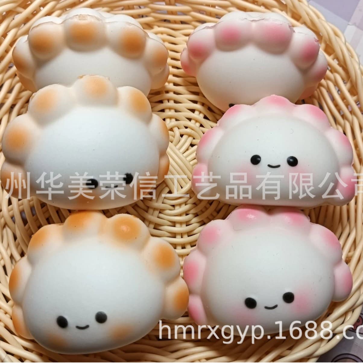 Xiaohongshu's popular PU slow rebound Squishy dumplings have a slow rebound feel, with a soft and cute shape