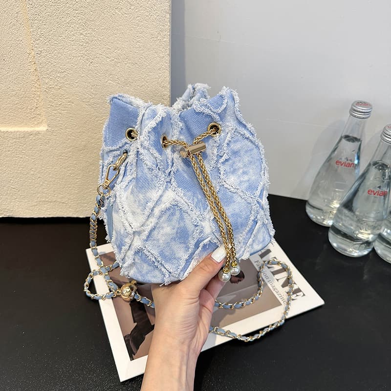Niche Design Bucket Bag Autumn 2025 New Drawstring Frayed Women's Crossbody Bag Fashion Simple Shoulder Bag