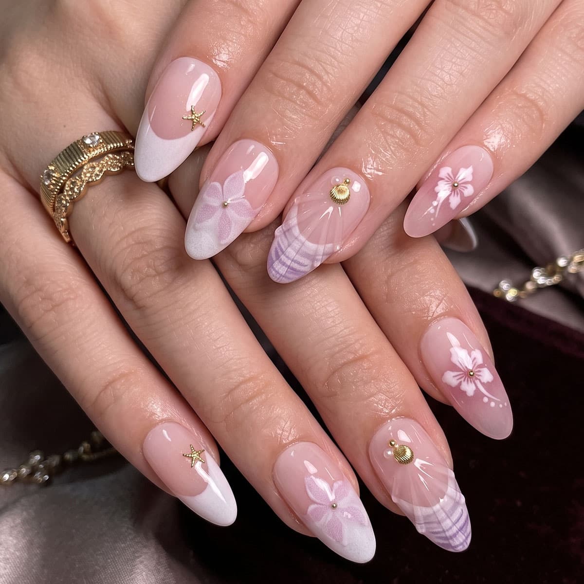 30pcs Sheer Nude Pink Sweet Girl Beach Style Press-On Nails Milky White French 3D Starfish Hand-Painted Soft Pink Floral Almond Nails