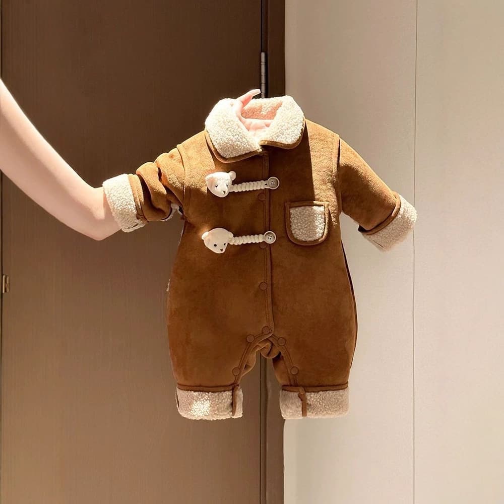 Newborn baby clothes, autumn and winter quilted cotton padded clothes for male and female babies, thickened onesies, rompers, one-month-old and one-year-old outings