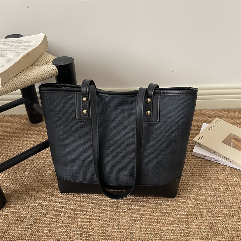Large Capacity Bag for Women 2026 Spring New Trendy Vintage Style Simple Commute Casual Shoulder Tote Bag