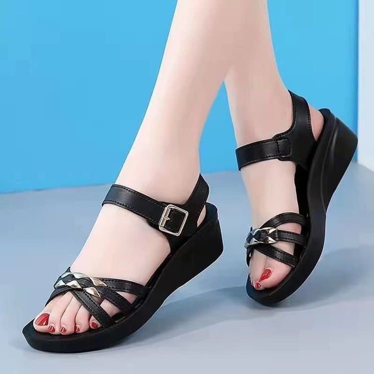 Soft-Sole Casual Sandals for Middle-Aged and Elderly Women, 2025 Summer New Style, Non-Slip, Versatile, Suitable for Outdoor Wear