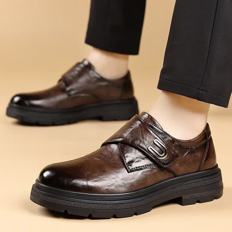 Men's Leather Shoes Versatile British Style Thick Sole Formal Shoes with Velcro Black Casual Shoes Low-Top Breathable Men's Shoes Wholesale