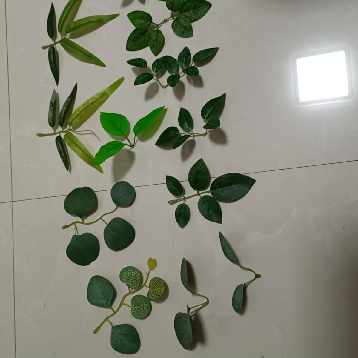 Cross-border artificial flowers with accompanying leaves: rose leaves, bamboo leaves, eucalyptus leaves, willow leaves, wedding scene semi-finished supplies