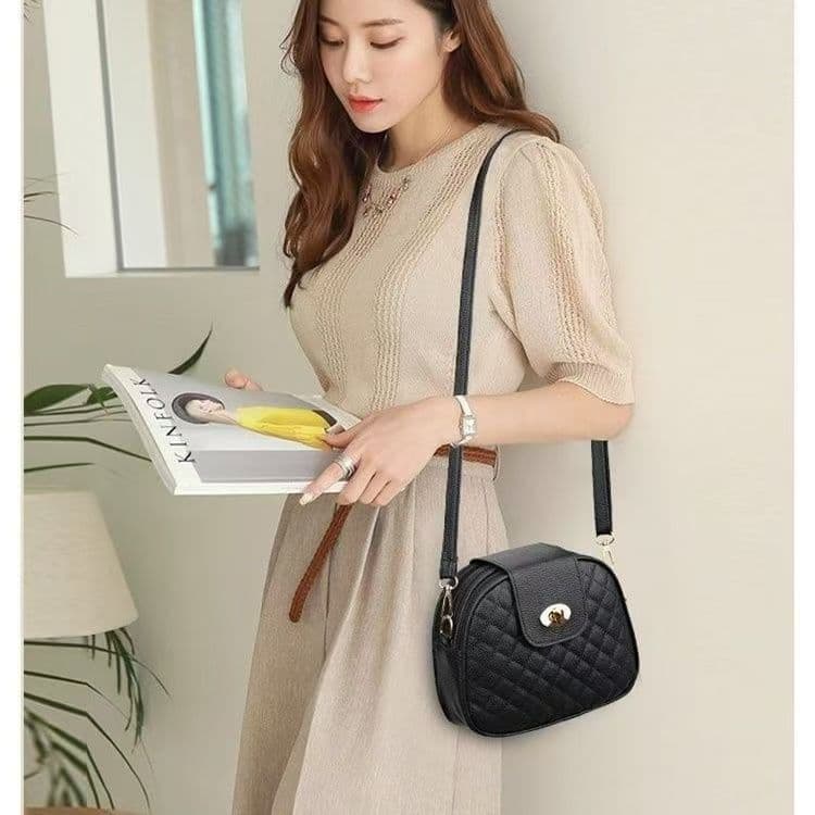 Women's Mini Crossbody Bag, New Fashionable Quilted Shoulder Bag, Three-Layer Round Bag, Versatile Women's Handbag