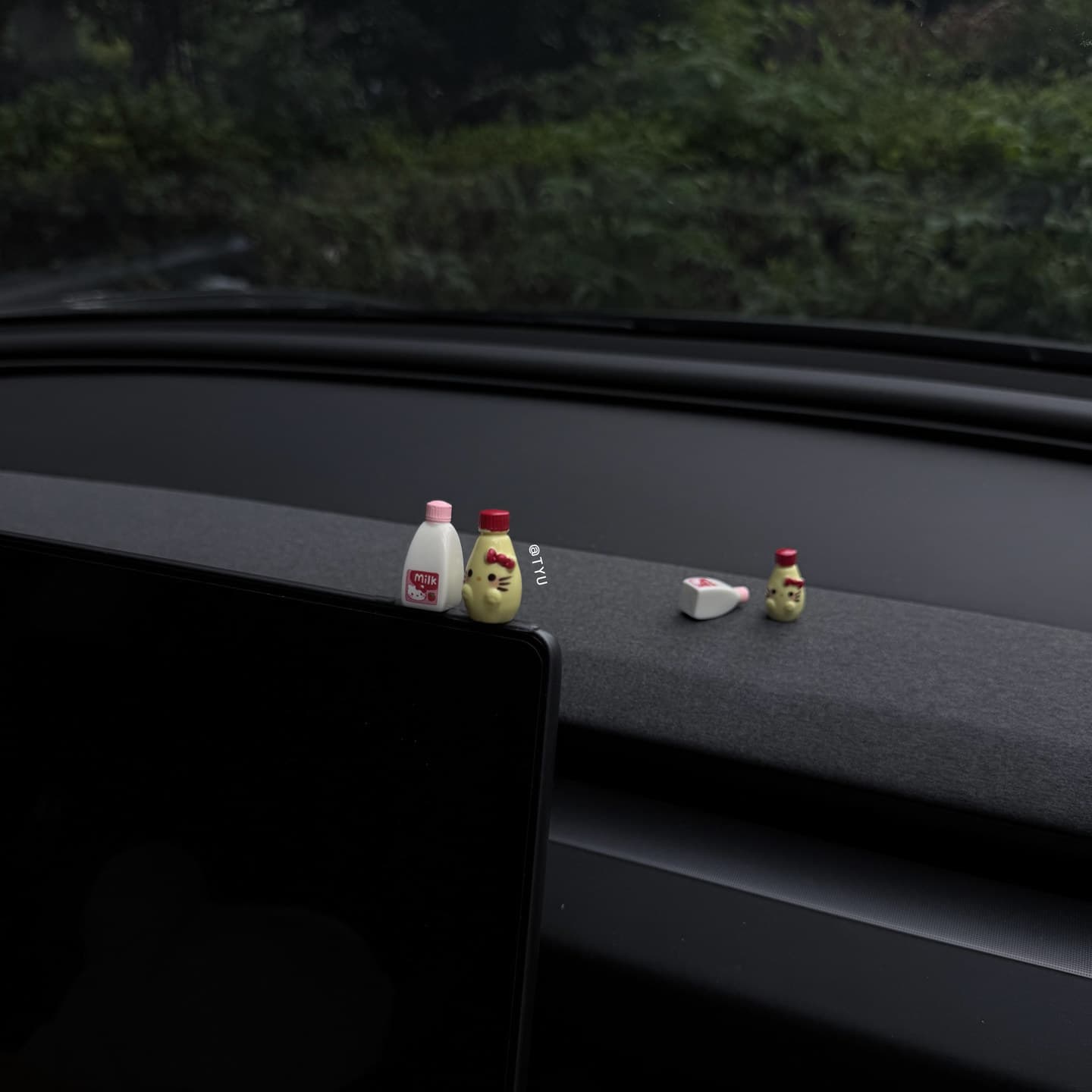 Milk Bottle Fun Car Interior Decoration Ornament Vehicle Decoration Accessory Electric Car Decor Cute Auto