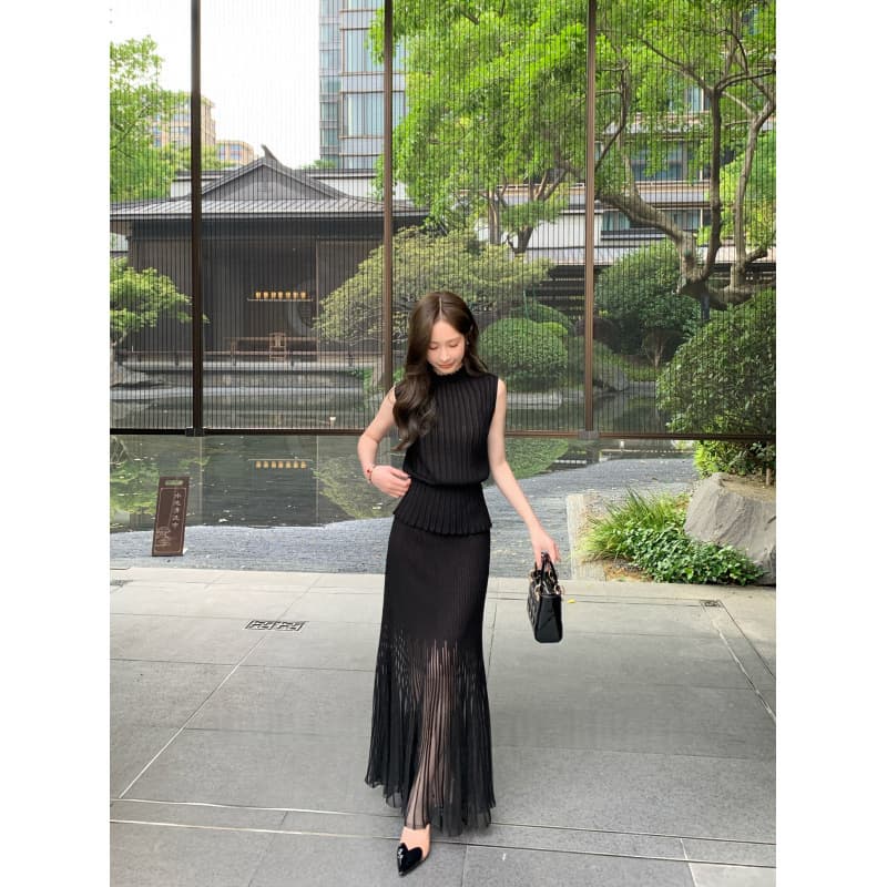 7854-6 Sleeveless Knit Waist-Tightening Top + Mesh Pleated Fishtail Long Skirt Two-Piece Set