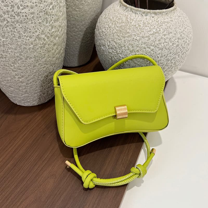 High-end bag for women 2026 new baguette bag, retro portable armpit bag, western style girl's shoulder crossbody bag